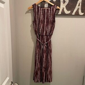Elegant Striped Pleated Sleeveless Dress Size 2